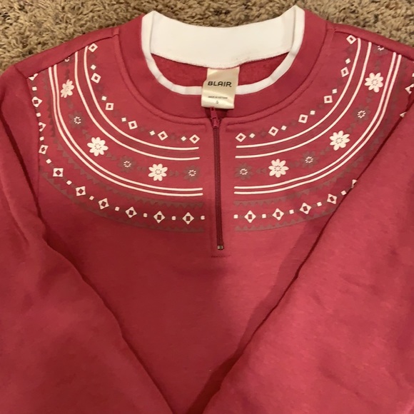 Blair small rose color with design around collar. Zipper 3/4 Quartered NBW - Picture 2 of 2